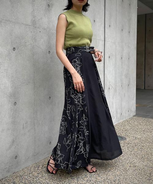 &g'aime（アンジェム）の「【&g’aime】花柄フレアスカート（スカート・レディース・ホワイト/ブラック・FREE）」の12枚目の写真