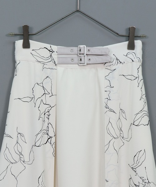 &g'aime（アンジェム）の「【&g’aime】花柄フレアスカート（スカート・レディース・ホワイト/ブラック・FREE）」の22枚目の写真