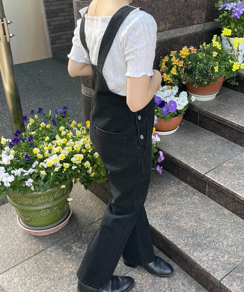 DuKKah（デュカ）の「Dukkah/【低身長向け】フレアオーバーオール（サロペット/オーバーオール・レディース・インディゴブルー/ホワイト/ブラック・X-SMALL）」の11枚目の写真