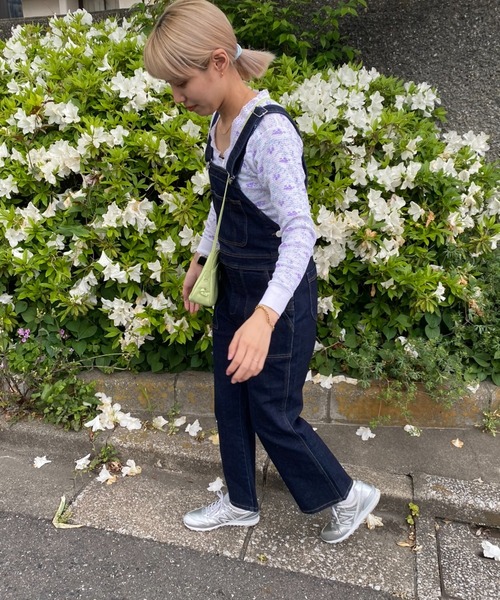 DuKKah（デュカ）の「Dukkah/【低身長向け】フレアオーバーオール（サロペット/オーバーオール・レディース・インディゴブルー/ホワイト/ブラック・X-SMALL）」の7枚目の写真