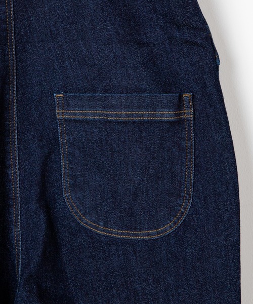 DuKKah（デュカ）の「Dukkah/【低身長向け】フレアオーバーオール（サロペット/オーバーオール・レディース・インディゴブルー/ホワイト/ブラック・X-SMALL）」の6枚目の写真