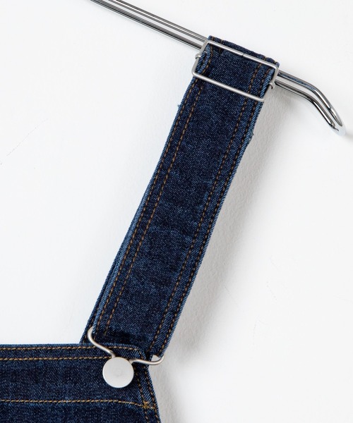 DuKKah（デュカ）の「Dukkah/【低身長向け】フレアオーバーオール（サロペット/オーバーオール・レディース・インディゴブルー/ホワイト/ブラック・X-SMALL）」の17枚目の写真