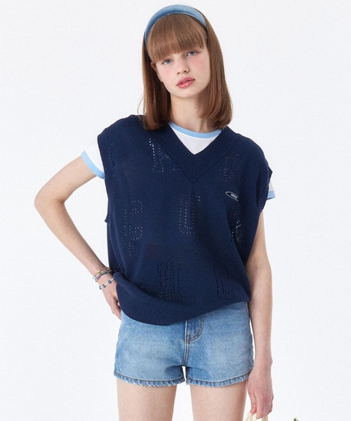 CHUCK(チャック)の「【UNISEX】CHUCK/ALPHABET VEST 2297839(ベスト・レディース・ネイビー/グリーン・FREE)」の2枚目の写真