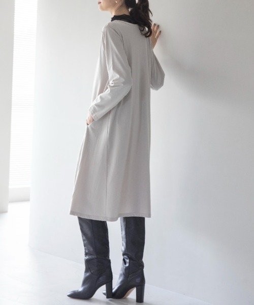 RANAN（ラナン）の「[サスティナブル]綿100％カットソーTワンピース　レギュラー丈（ワンピース・レディース・カーキ/ブラック/ライトグレー/チャコール/グリーン系/ダークブラウン/オレンジ系その他/ダークブルー・M/L/LL）」の3枚目の写真