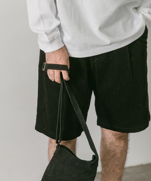 URBAN RESEARCH DOORS（アーバンリサーチドアーズ）の「コーデュロイワンタックショーツ（その他パンツ・メンズ・ブラック/ブラウン/アイボリー・MEDIUM/LARGE）」の14枚目の写真