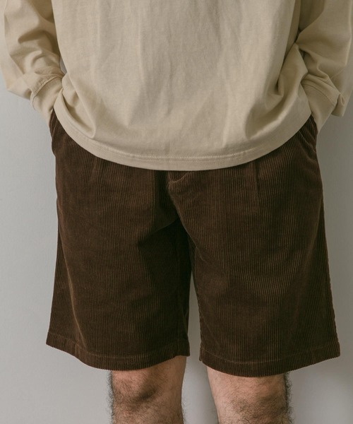 URBAN RESEARCH DOORS（アーバンリサーチドアーズ）の「コーデュロイワンタックショーツ（その他パンツ・メンズ・ブラック/ブラウン/アイボリー・MEDIUM/LARGE）」の22枚目の写真