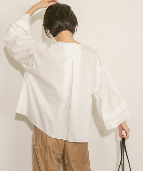 KBF（ケイビーエフ）の「ボリューミーブラウス（シャツ/ブラウス・レディース・ホワイト/カーキ/ブラック・ONE）」の14枚目の写真
