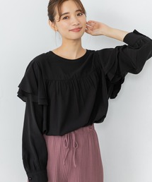 フリルショルダーブラウス