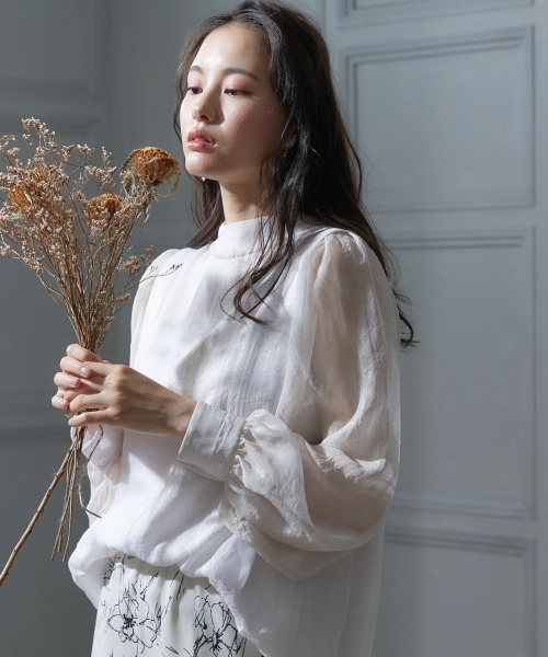 miclat（ミクラ）の「大きいサイズ ボリューム袖シアーブラウス miclat（シャツ/ブラウス・レディース・ホワイト系/ブラック・4L/3L/L/LL）」の7枚目の写真