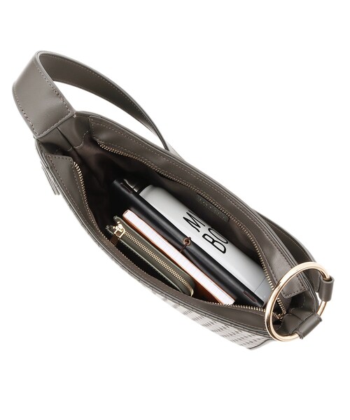 INDIVI（インディヴィ）の「◆【Oggi 11月号掲載/滝沢カレンさん着用】スクエアフォルムバッグ（ショルダーバッグ・レディース・ダークブラウン/イエロー/ブラック・00）」の11枚目の写真