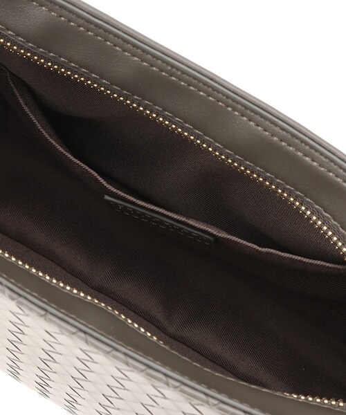 INDIVI（インディヴィ）の「◆【Oggi 11月号掲載/滝沢カレンさん着用】スクエアフォルムバッグ（ショルダーバッグ・レディース・ダークブラウン/イエロー/ブラック・00）」の13枚目の写真