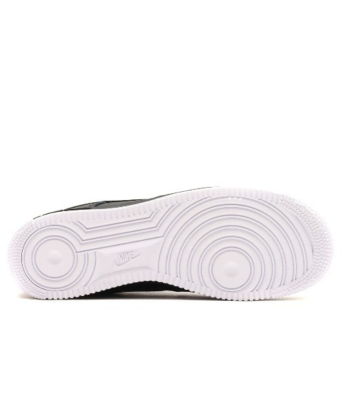 NIKE（ナイキ）の「NIKE AIR FORCE 1 '07 / ナイキ エア フォース ワン【SP】（スニーカー・メンズ・ブラック・26.5cm/27.5cm/28.5cm/26.0cm/27.0cm/28.0cm/29.0cm/30.0cm/25.5cm）」の10枚目の写真