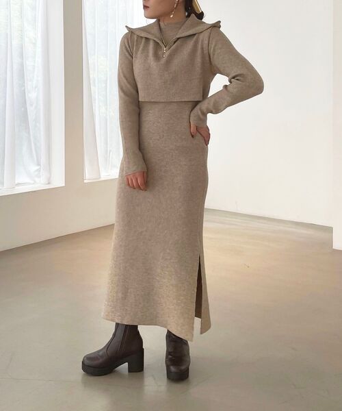 MAJESTIC LEGON（マジェスティックレゴン）の「ハーフジップベストセットワンピース（ワンピース・レディース・ベージュ/チャコールグレー/アイボリー・MEDIUM）」の3枚目の写真