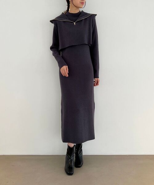 MAJESTIC LEGON（マジェスティックレゴン）の「ハーフジップベストセットワンピース（ワンピース・レディース・ベージュ/チャコールグレー/アイボリー・MEDIUM）」の2枚目の写真