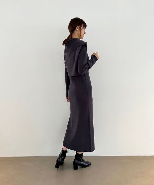 MAJESTIC LEGON（マジェスティックレゴン）の「ハーフジップベストセットワンピース（ワンピース・レディース・ベージュ/チャコールグレー/アイボリー・MEDIUM）」の8枚目の写真