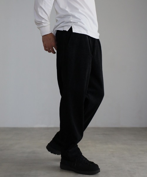 CREARE -LINO-(クレアーレリノ)の「8W コーデュロイ ワイドテーパード パンツ(その他パンツ・メンズ・ブラック/グレイッシュベージュ/オフホワイト・M/L)」の19枚目の写真