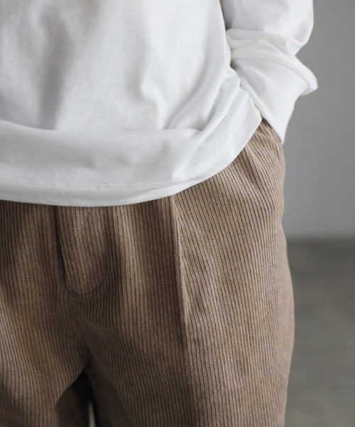 CREARE -LINO-(クレアーレリノ)の「8W コーデュロイ ワイドテーパード パンツ(その他パンツ・メンズ・ブラック/グレイッシュベージュ/オフホワイト・M/L)」の6枚目の写真