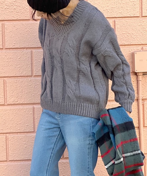 BEATJIVE(ビートジャイブ)の「Vネック ニット セーター レディース(ニット/セーター・レディース・ピンク/グレー/ホワイト/ブラック/レッド・FREE)」の4枚目の写真