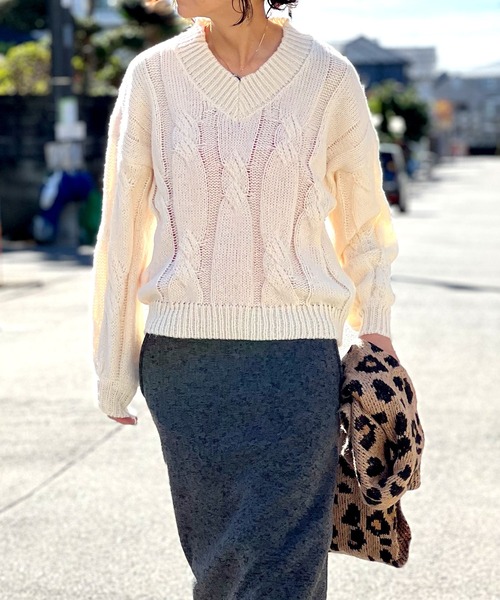 BEATJIVE(ビートジャイブ)の「Vネック ニット セーター レディース(ニット/セーター・レディース・ピンク/グレー/ホワイト/ブラック/レッド・FREE)」の2枚目の写真