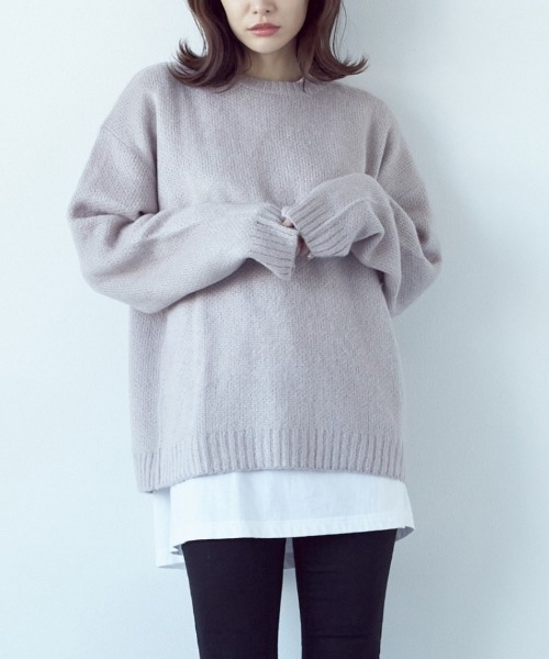 ARCADE（アーケード）の「男女兼用 モヘアタッチ ワイドオーバーサイズ ドロップショルダー プルオーバー ニット（ニット/セーター・レディース・ブラック×ホワイト/エメラルド/ブラック×イエロー/ブラック×レッド/グリーン/マスタード/チャコールグレー/レッド/ブラック/ブラック×グレー/グレー/ブルー・L/M）」の8枚目の写真