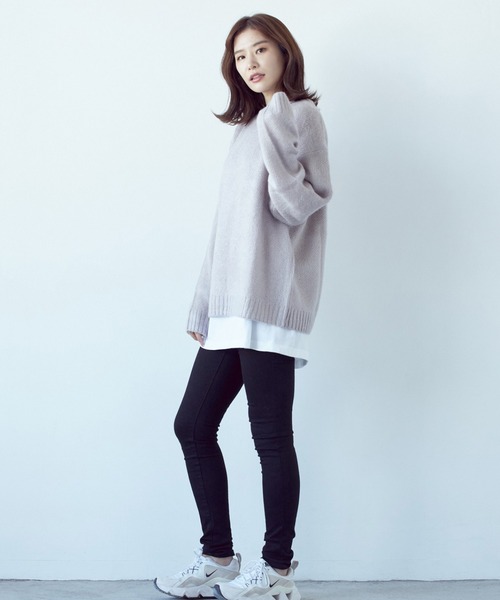 ARCADE（アーケード）の「男女兼用 モヘアタッチ ワイドオーバーサイズ ドロップショルダー プルオーバー ニット（ニット/セーター・レディース・ブラック×ホワイト/エメラルド/ブラック×イエロー/ブラック×レッド/グリーン/マスタード/チャコールグレー/レッド/ブラック/ブラック×グレー/グレー/ブルー・L/M）」の15枚目の写真