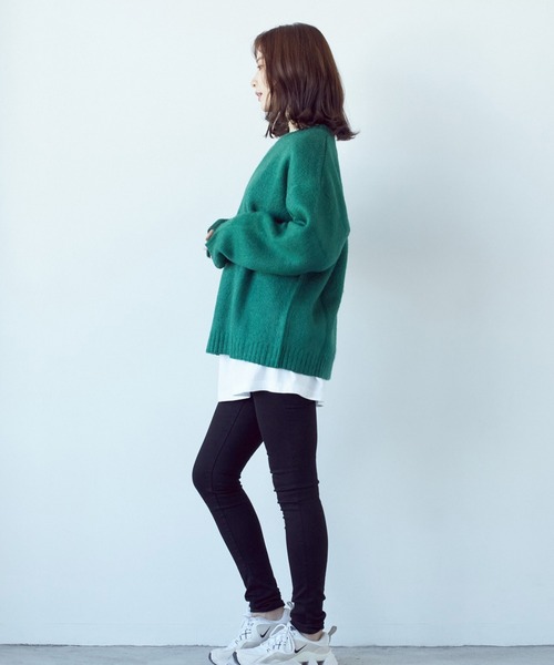 ARCADE（アーケード）の「男女兼用 モヘアタッチ ワイドオーバーサイズ ドロップショルダー プルオーバー ニット（ニット/セーター・レディース・ブラック×ホワイト/エメラルド/ブラック×イエロー/ブラック×レッド/グリーン/マスタード/チャコールグレー/レッド/ブラック/ブラック×グレー/グレー/ブルー・L/M）」の19枚目の写真