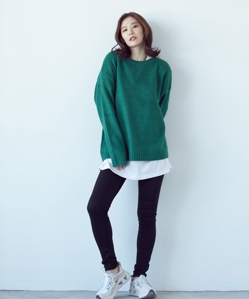 ARCADE（アーケード）の「男女兼用 モヘアタッチ ワイドオーバーサイズ ドロップショルダー プルオーバー ニット（ニット/セーター・レディース・ブラック×ホワイト/エメラルド/ブラック×イエロー/ブラック×レッド/グリーン/マスタード/チャコールグレー/レッド/ブラック/ブラック×グレー/グレー/ブルー・L/M）」の17枚目の写真