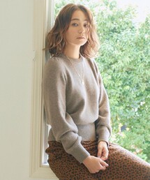 【マガジン掲載】ウールカシミヤブレンドバルキー タック スリーブ ニット（KL25）