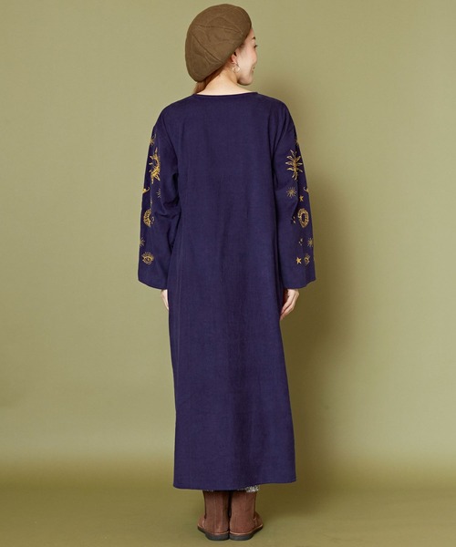 チャイハネ(チャイハネ)の「【チャイハネ】リリラチャイナボタン刺繍ワンピース(ワンピース・レディース・マスタード/ネイビー/カーキ・FREE)」の6枚目の写真