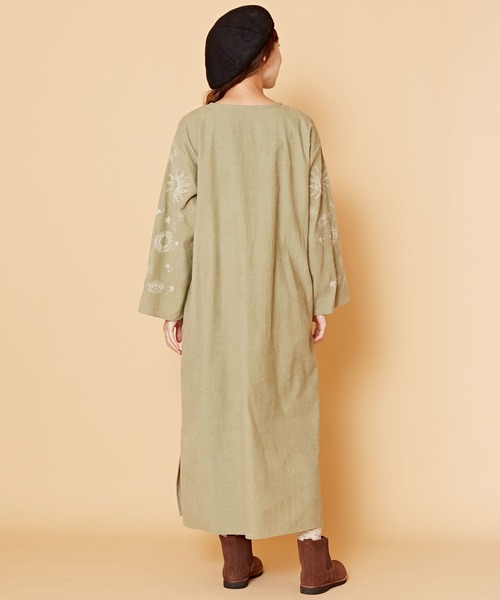 チャイハネ(チャイハネ)の「【チャイハネ】リリラチャイナボタン刺繍ワンピース(ワンピース・レディース・マスタード/ネイビー/カーキ・FREE)」の18枚目の写真