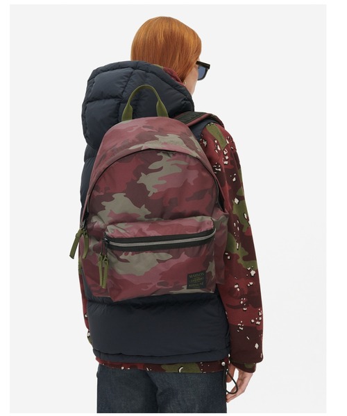 Maison Kitsune(メゾンキツネ)の「MKxEASTPAK PRINTED PADDED BACKPACK(バックパック/リュック・メンズ・ワイン・U)」の5枚目の写真