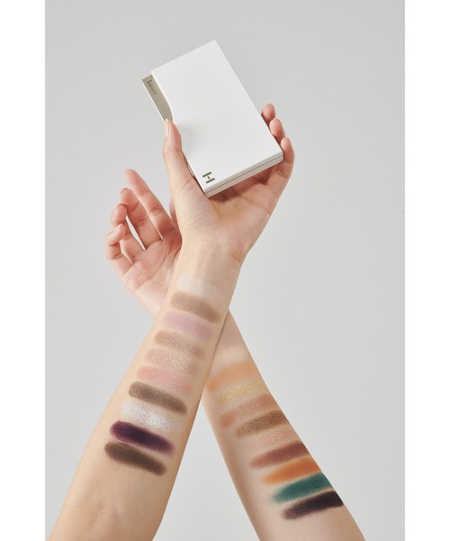 hince（ヒンス）の「ニューデップスアイシャドウパレット～ザ・フィナーレコレクション～（アイシャドウ・レディース・イン・ワンダーランド/ビー・マジカル・FREE）」の9枚目の写真