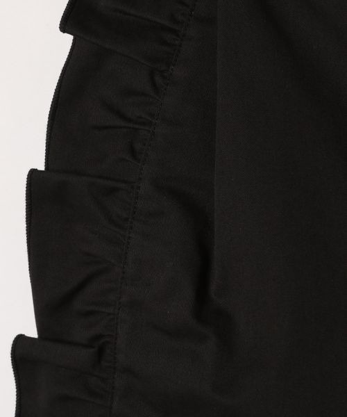 LOWRYS FARM（ローリーズファーム）の「フリルパンツ　180386（チノパンツ・キッズ・ブラック/ベージュ・110cm/120cm/130cm/140cm/150cm）」の6枚目の写真