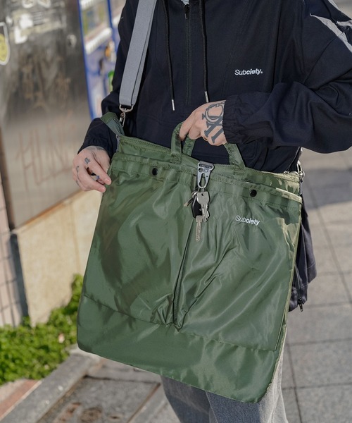 Subciety(サブサエティ)の「REVERSIBLE HELMET BAG(ショルダーバッグ・メンズ・ネイビー/ブラック/カーキ・FREE)」の8枚目の写真