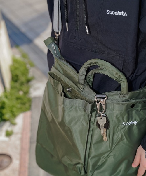 Subciety(サブサエティ)の「REVERSIBLE HELMET BAG(ショルダーバッグ・メンズ・ネイビー/ブラック/カーキ・FREE)」の9枚目の写真