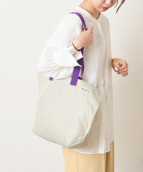 Omekashi（オメカシ）の「NYLONY コントラストツーハンドルトート S（トートバッグ・レディース・グリーン/パープル・ONE SIZE）」の3枚目の写真