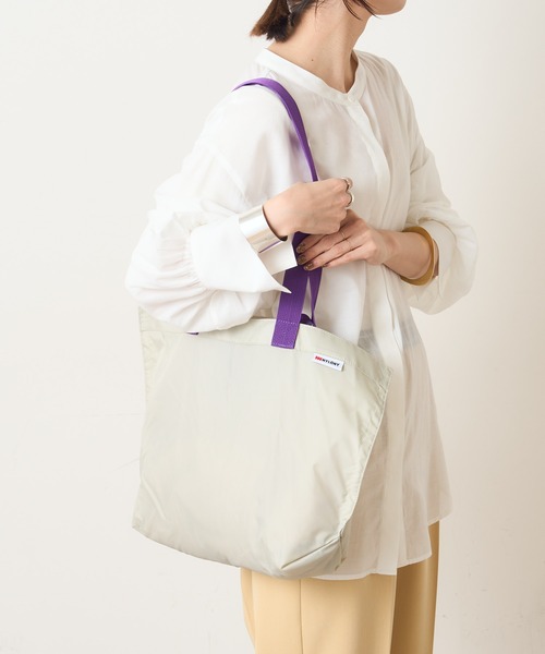 Omekashi（オメカシ）の「NYLONY コントラストツーハンドルトート S（トートバッグ・レディース・グリーン/パープル・ONE SIZE）」の4枚目の写真