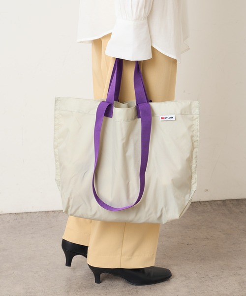 Omekashi（オメカシ）の「NYLONY コントラストツーハンドルトート S（トートバッグ・レディース・グリーン/パープル・ONE SIZE）」の6枚目の写真