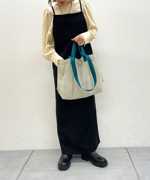 Omekashi（オメカシ）の「NYLONY コントラストツーハンドルトート S（トートバッグ・レディース・グリーン/パープル・ONE SIZE）」の15枚目の写真