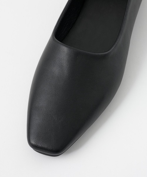 COLONY 2139（コロニートゥーワンスリーナイン）の「アンクルチェーンフラットシューズ（パンプス・レディース・ブラック/オフホワイト・SMALL/MEDIUM/LARGE）」の15枚目の写真