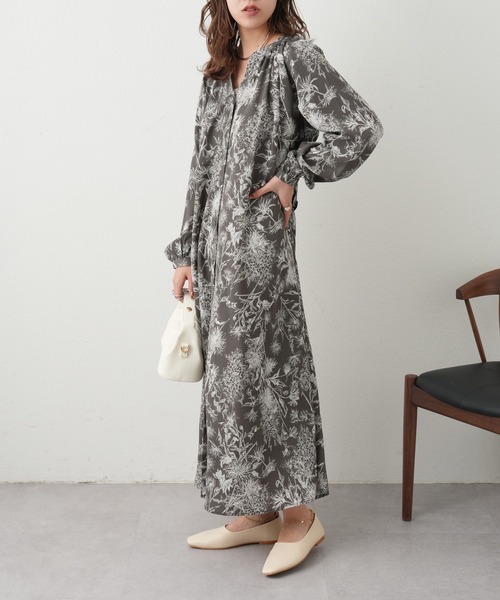 COLONY 2139（コロニートゥーワンスリーナイン）の「アンクルチェーンフラットシューズ（パンプス・レディース・ブラック/オフホワイト・SMALL/MEDIUM/LARGE）」の17枚目の写真