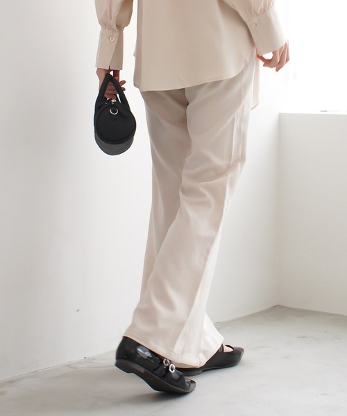 AmiAmi（アミアミ）の「メリージェーンパンプス/ダブルベルト ポインテッドトゥ（パンプス・レディース・ブラック/ブラック系その他/アイボリー/シルバー/グレイッシュベージュ/オフホワイト・L/LL/M/S/3L/SS）」の10枚目の写真