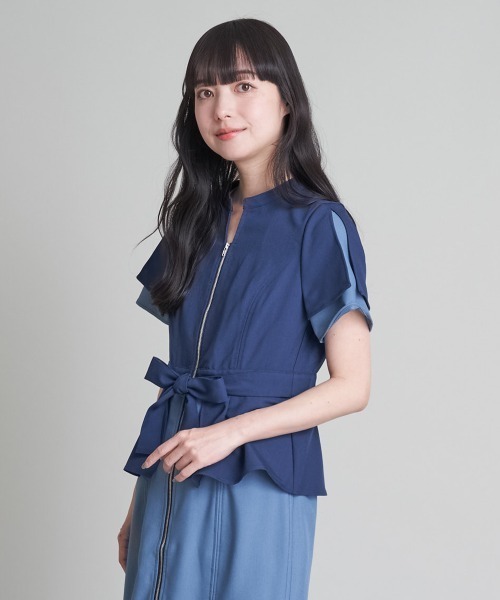 A de a.v.v(アードアー・ヴェ・ヴェ)の「バイカラーレイヤードマーメイドワンピース(ワンピース・レディース・ブラック/ブルー・SMALL/MEDIUM/36/38)」の2枚目の写真