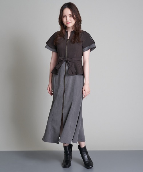 A de a.v.v(アードアー・ヴェ・ヴェ)の「バイカラーレイヤードマーメイドワンピース(ワンピース・レディース・ブラック/ブルー・SMALL/MEDIUM/36/38)」の4枚目の写真