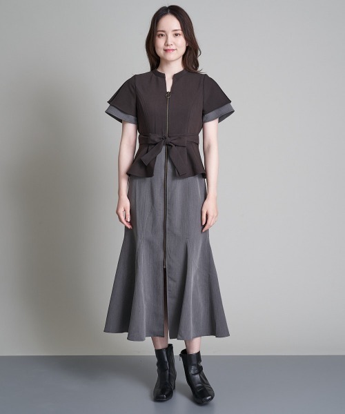 A de a.v.v(アードアー・ヴェ・ヴェ)の「バイカラーレイヤードマーメイドワンピース(ワンピース・レディース・ブラック/ブルー・SMALL/MEDIUM/36/38)」の5枚目の写真