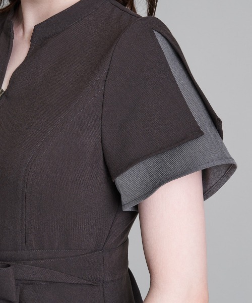 A de a.v.v(アードアー・ヴェ・ヴェ)の「バイカラーレイヤードマーメイドワンピース(ワンピース・レディース・ブラック/ブルー・SMALL/MEDIUM/36/38)」の9枚目の写真