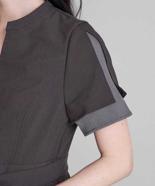 A de a.v.v(アードアー・ヴェ・ヴェ)の「バイカラーレイヤードマーメイドワンピース(ワンピース・レディース・ブラック/ブルー・SMALL/MEDIUM/36/38)」の14枚目の写真