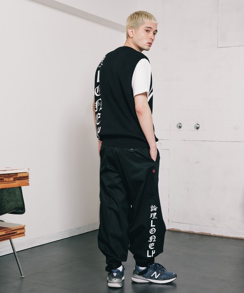 LONELY/論理（ロンリー）の「LONELY(論理)/ロンリー KINT VEST Vネック ベスト ジャガードニット ロゴ（ベスト・メンズ・ブラック・FREE）」の13枚目の写真