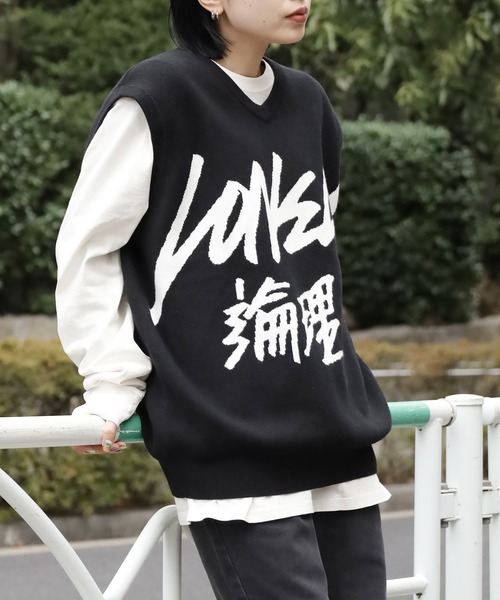 LONELY/論理（ロンリー）の「LONELY(論理)/ロンリー KINT VEST Vネック ベスト ジャガードニット ロゴ（ベスト・メンズ・ブラック・FREE）」の11枚目の写真