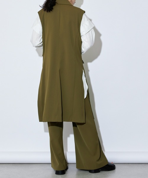 Lui's（ルイス）の「ベルト付きミディジレ(セットアップ対応)（ベスト・レディース・オフホワイト/オリーブ/ブラック・FREE）」の19枚目の写真